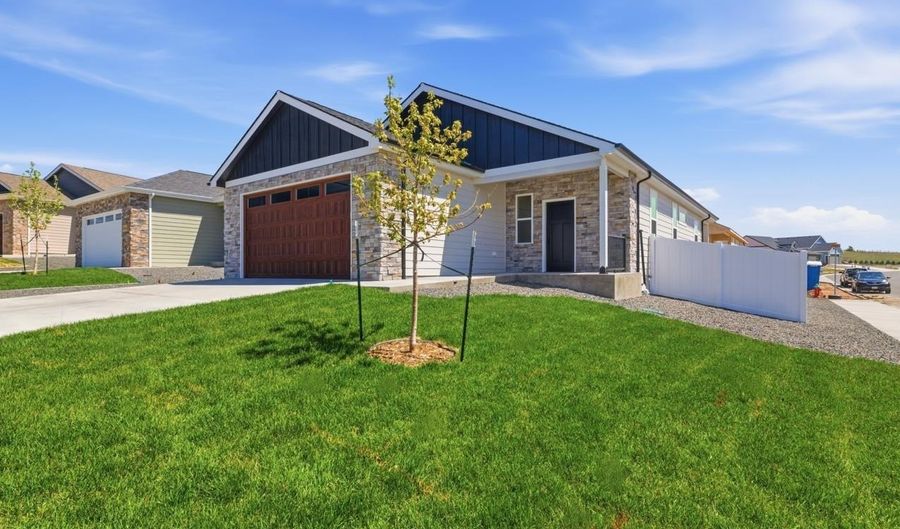 4051 SADDLEBACK Ln, Cheyenne, WY 82001 - 2 Beds, 2 Bath