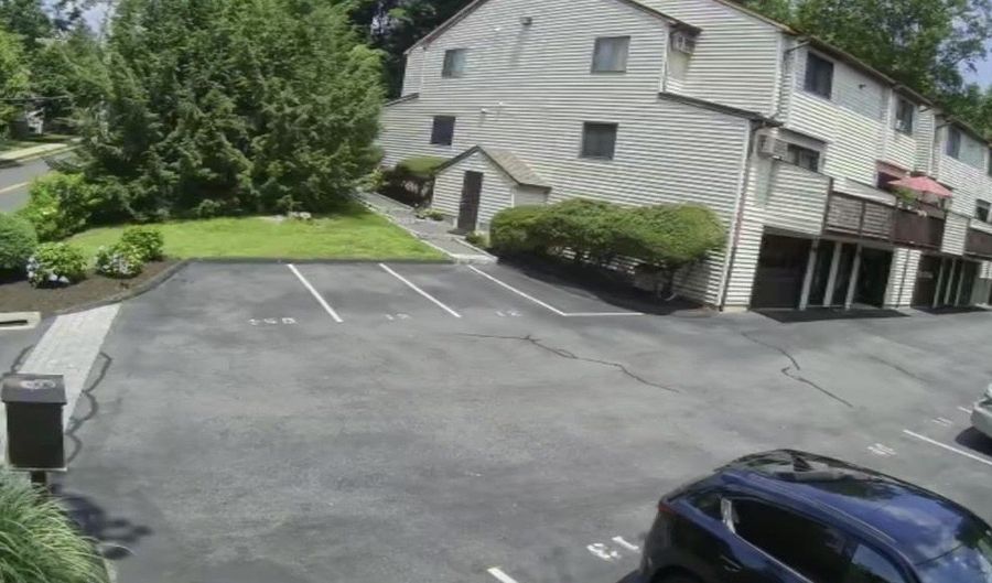 8 Scuppo Rd APT 13, Danbury, CT 06811 - 2 Beds, 2 Bath
