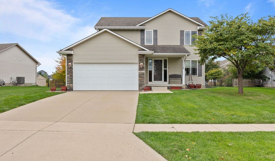 5012 NE Innsbruck Dr, Ankeny, IA 50021 - 3 Beds, 3 Bath