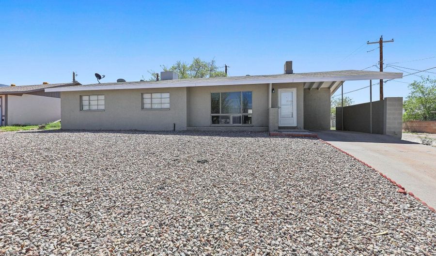 2306 Fifteenth St, Alamogordo, NM 88310 - 3 Beds, 2 Bath