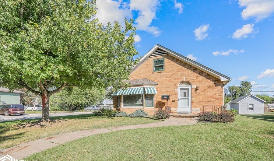 320 S 2Nd St, Albia, IA 52531 - 2 Beds, 2 Bath