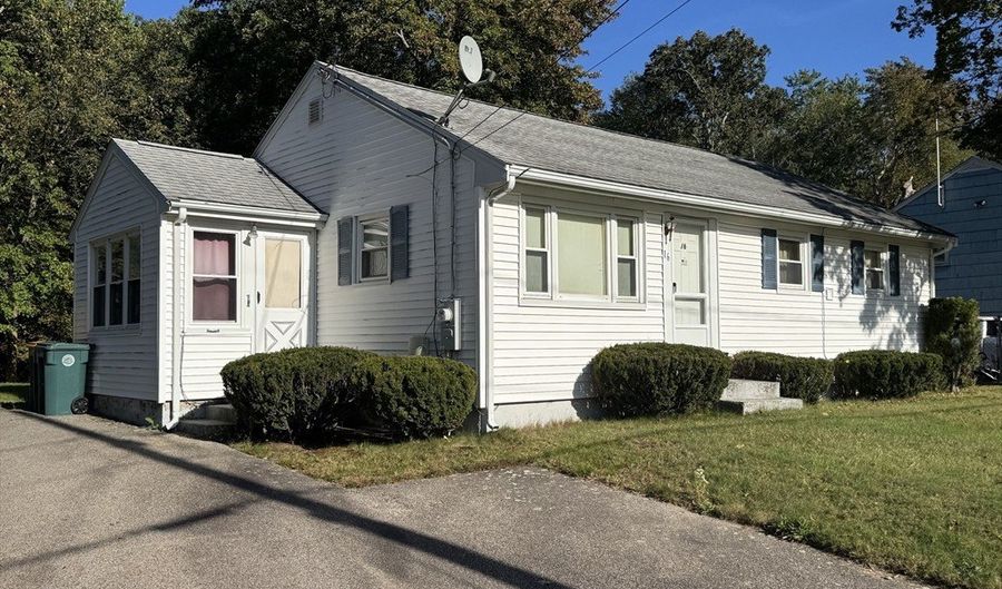 16 Davis St, Abington, MA 02351 - 3 Beds, 1 Bath