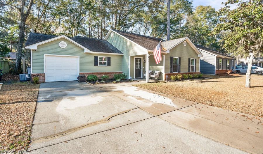 16 Brindlewood Dr, Beaufort, SC 29907 - 4 Beds, 2 Bath