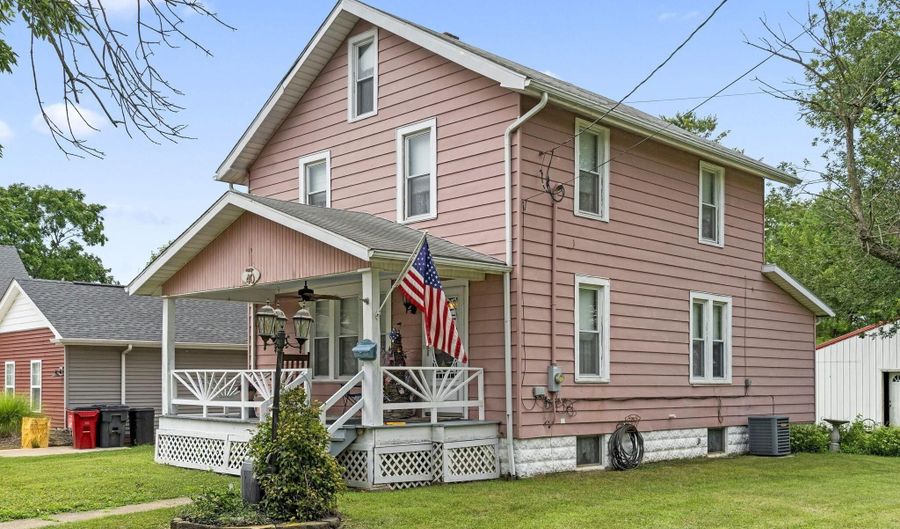 40 Walnut St, Ashville, OH 43103 - 3 Beds, 2 Bath