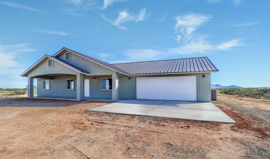 1550 S Canyon Overlook Trl, Benson, AZ 85602 - 4 Beds, 3 Bath