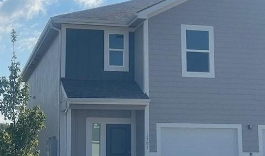 1793 Grayhawk Dr, Basehor, KS 66007 - 3 Beds, 3 Bath