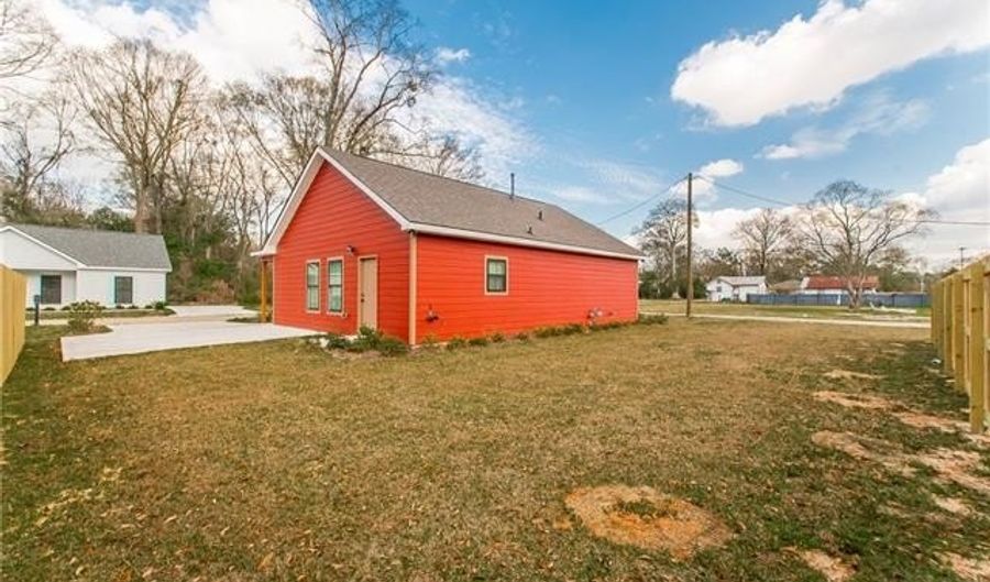 816 PINE St, Bogalusa, LA 70427 - 3 Beds, 2 Bath