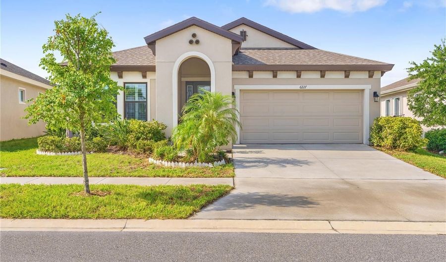 6227 GOLDEN NETTLE Dr, Apollo Beach, FL 33572 - 3 Beds, 3 Bath