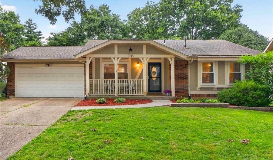 1115 Shadowoak Dr, Ballwin, MO 63021 - 3 Beds, 3 Bath