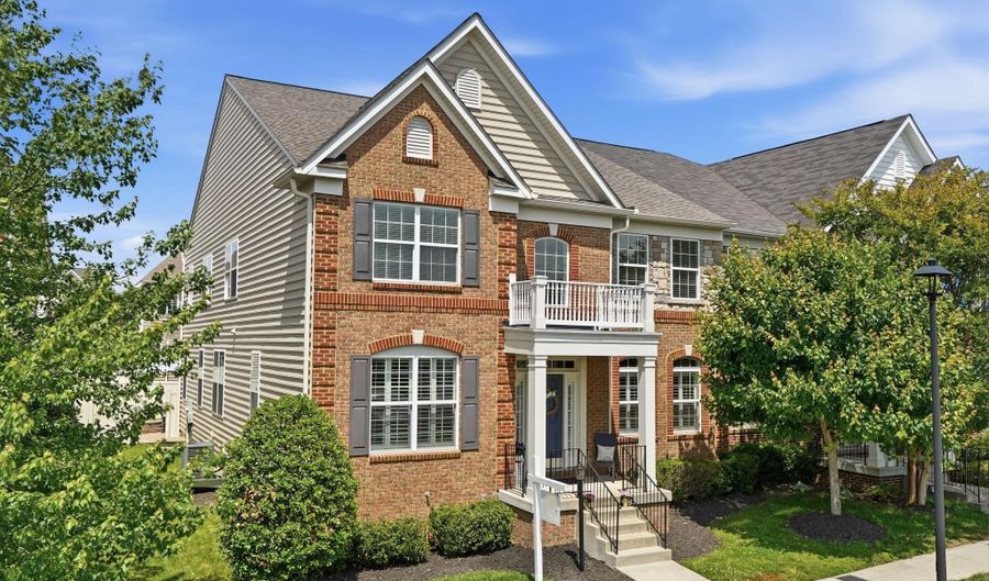 41688 BLUE GRAMA Cir, Aldie, VA 20105 - 5 Beds, 5 Bath
