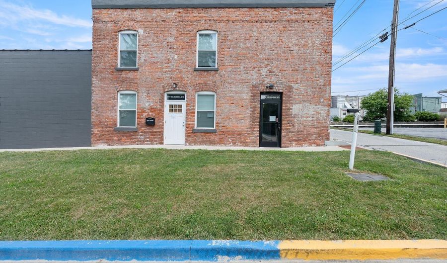 109-111 W Hazel St, Albion, IN 46701 - 0 Beds, 2 Bath
