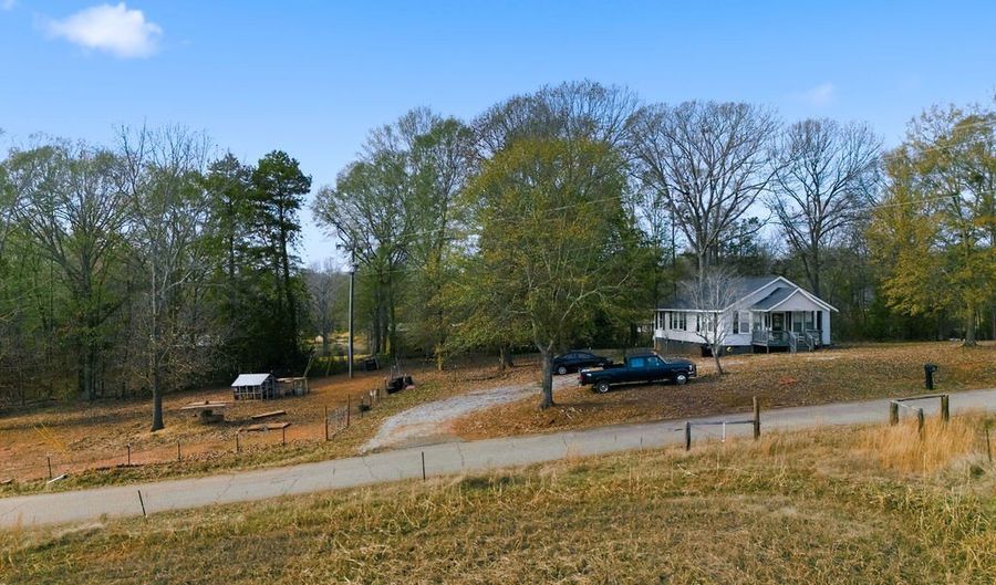 5107 Davis Cir, Anderson, SC 29625 - 3 Beds, 2 Bath