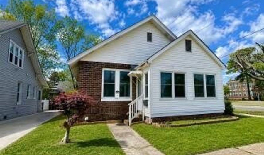 517 W North St W, Ahoskie, NC 27910 - 4 Beds, 2 Bath