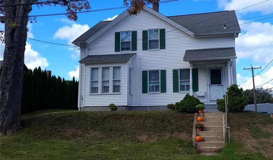 15 Lincoln Ave, Coventry, RI 02816 - 4 Beds, 2 Bath