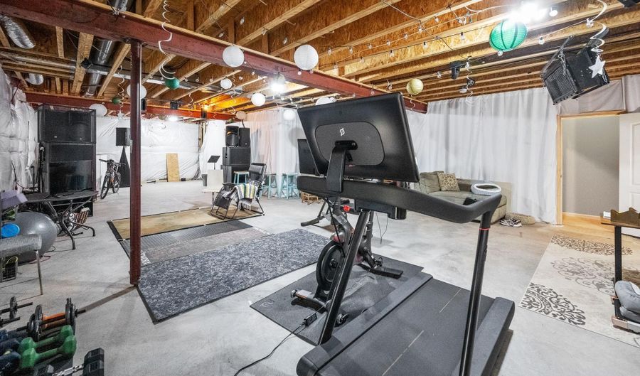 24469 ISLAND POOL Ct, Aldie, VA 20105 - 5 Beds, 4 Bath