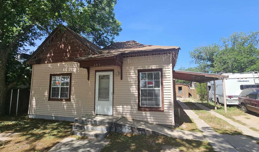 609 N Guadalupe St, Carlsbad, NM 88220 - 2 Beds, 1 Bath