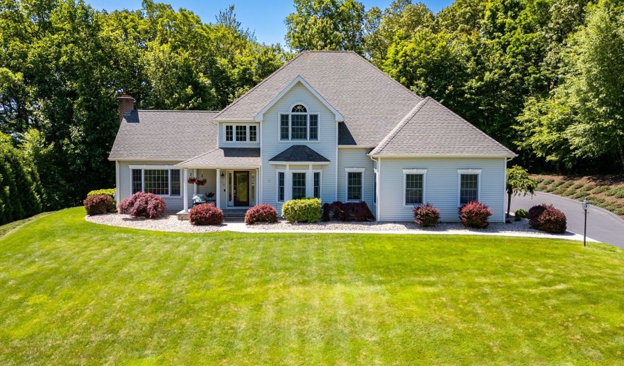 176 Fox Hollow Ln, Bristol, CT 06010 - 4 Beds, 3 Bath
