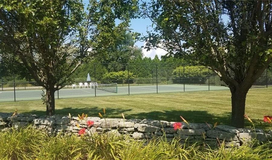 27 Sanderling Way, Middletown, RI 02842 - 2 Beds, 3 Bath