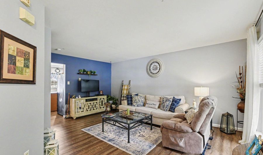 715 SHALLOW RIDGE Ct, Abingdon, MD 21009 - 3 Beds, 3 Bath