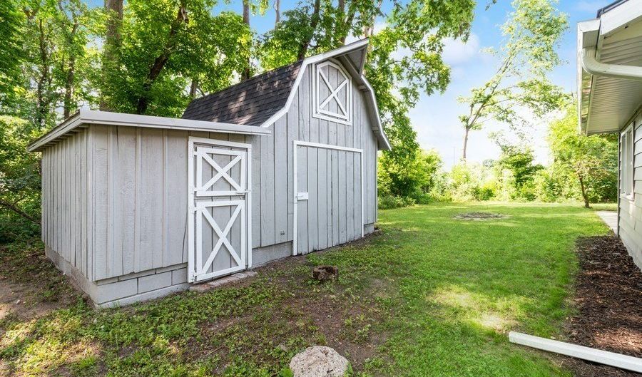 1533 Ridgewood Ave, Ames, IA 50010 - 3 Beds, 1 Bath