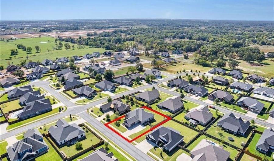 3711 Bitterroot St, Bentonville, AR 72712 - 4 Beds, 3 Bath