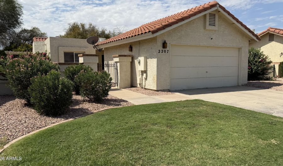2207 W IRONWOOD Dr, Chandler, AZ 85224 - 2 Beds, 2 Bath
