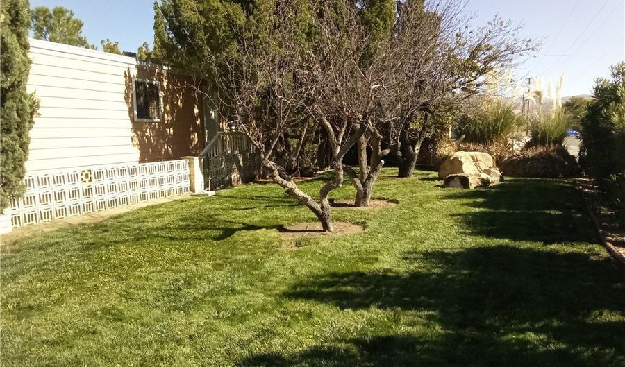 21922 Ottowa Rd 1, Apple Valley, CA 92308 - 2 Beds, 2 Bath