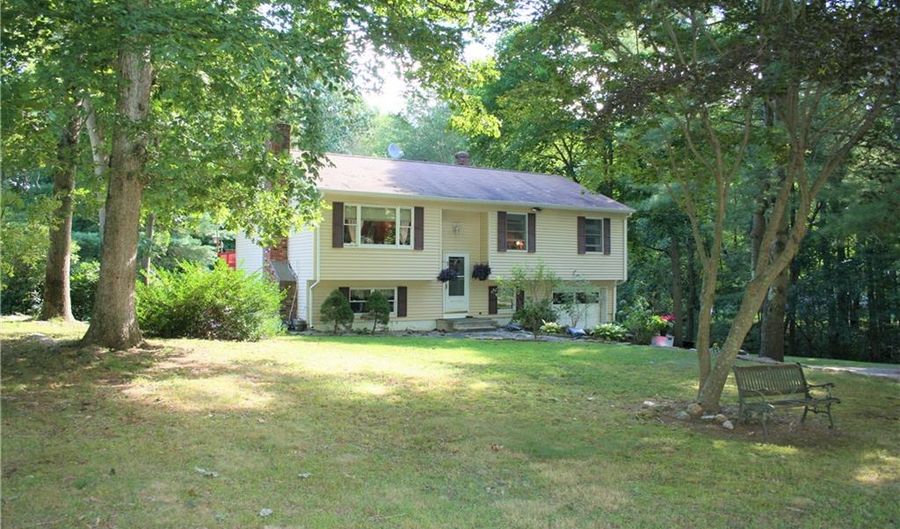 81 Dayton Rd, Waterford, CT 06385 - 3 Beds, 2 Bath