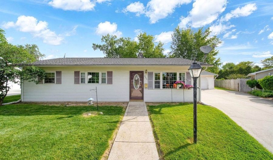 445 March Dr, Adrian, MI 49221 - 3 Beds, 1 Bath
