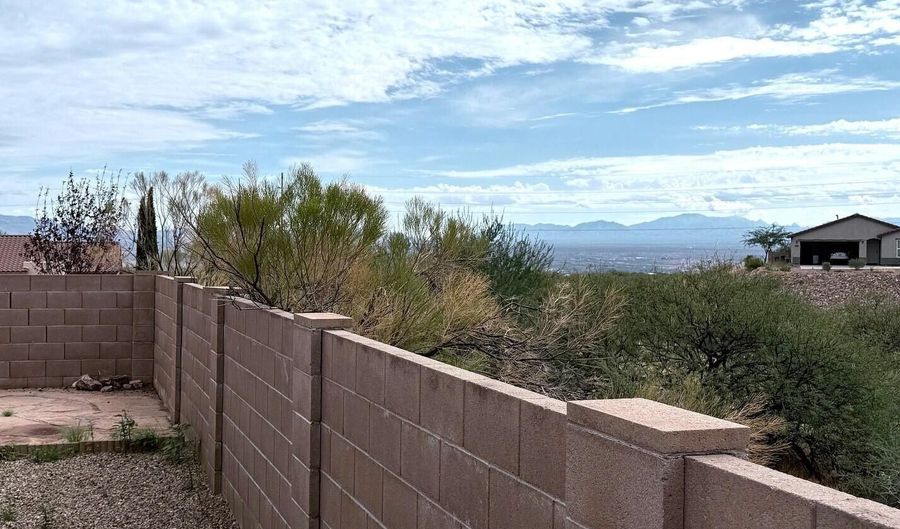 1569 W Cottonwood Bluffs Dr, Benson, AZ 85602 - 3 Beds, 2 Bath