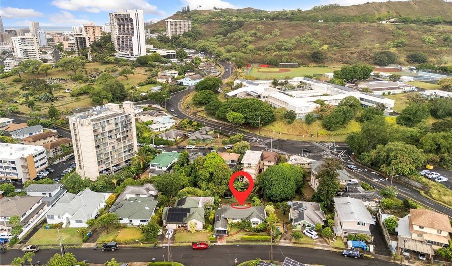1718 Lewalani Dr, Honolulu, HI 96822 - 6 Beds, 3 Bath