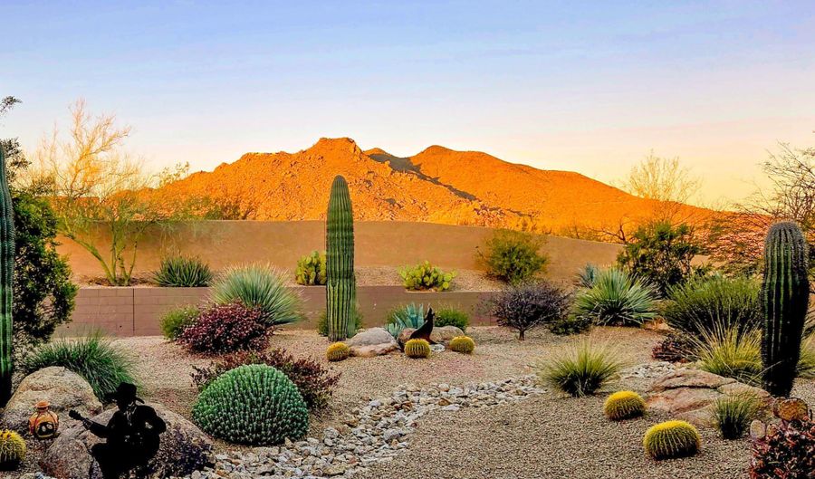 37087 NE GREYTHORN Cir, Carefree, AZ 85377 - 3 Beds, 3 Bath
