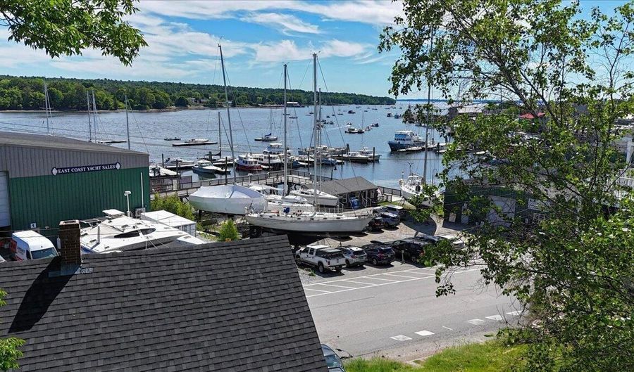 104 Front St, Belfast, ME 04915 - 3 Beds, 2 Bath