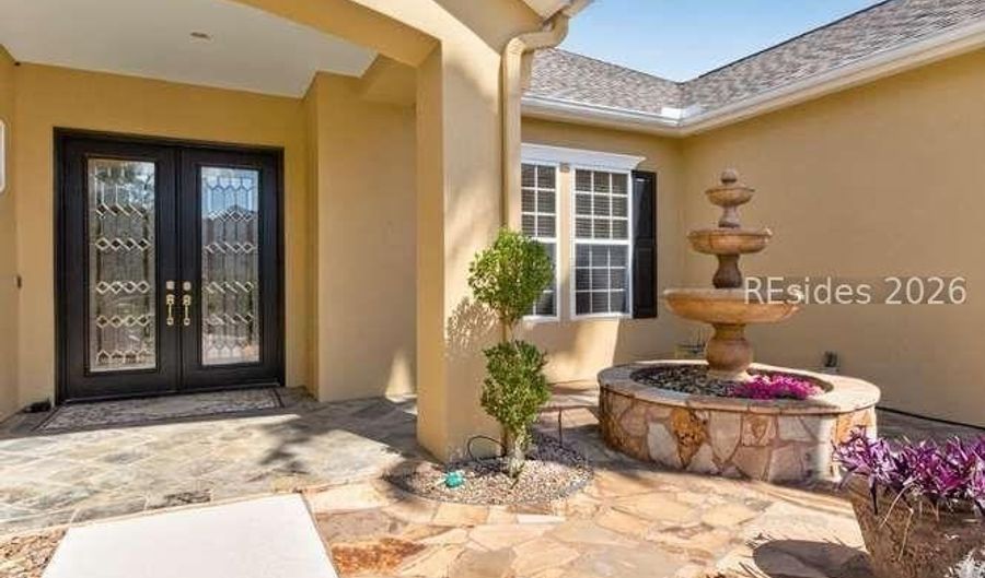 15 Baldwin Ln, Bluffton, SC 29909 - 2 Beds, 3 Bath