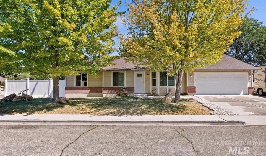 4432 N Wisteria Pl, Boise, ID 83713 - 3 Beds, 2 Bath