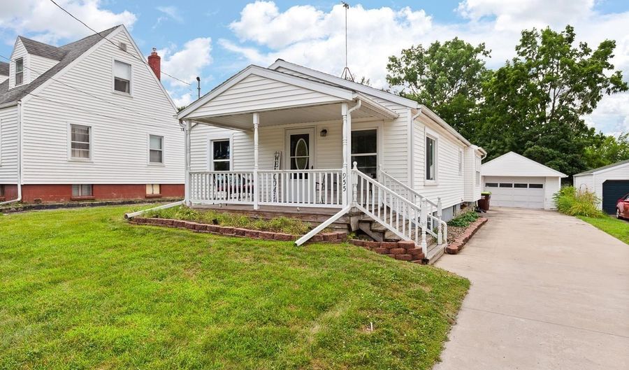 955 Addison, Adrian, MI 49221 - 3 Beds, 2 Bath