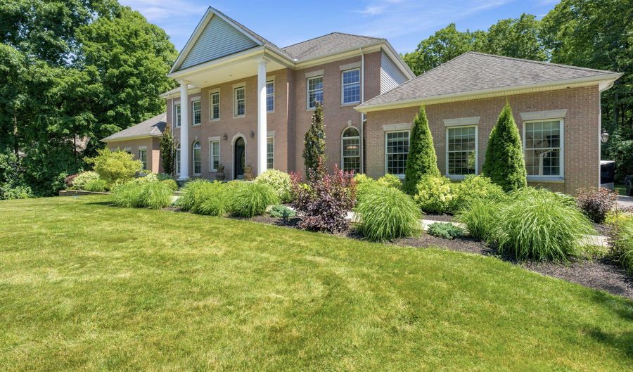 52 Country Club Rd, Bolton, CT 06043 - 4 Beds, 5 Bath