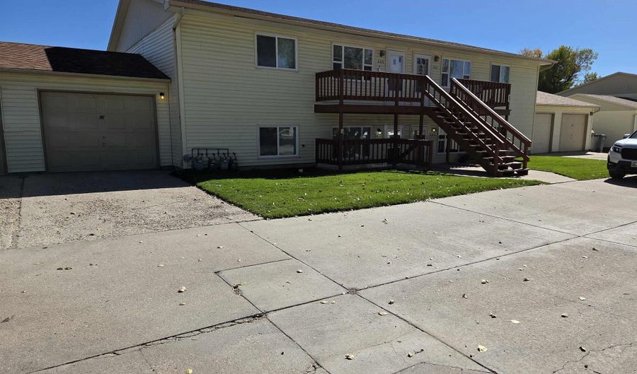 247 MILLER Ln, Cheyenne, WY 82009 - 2 Beds, 1 Bath