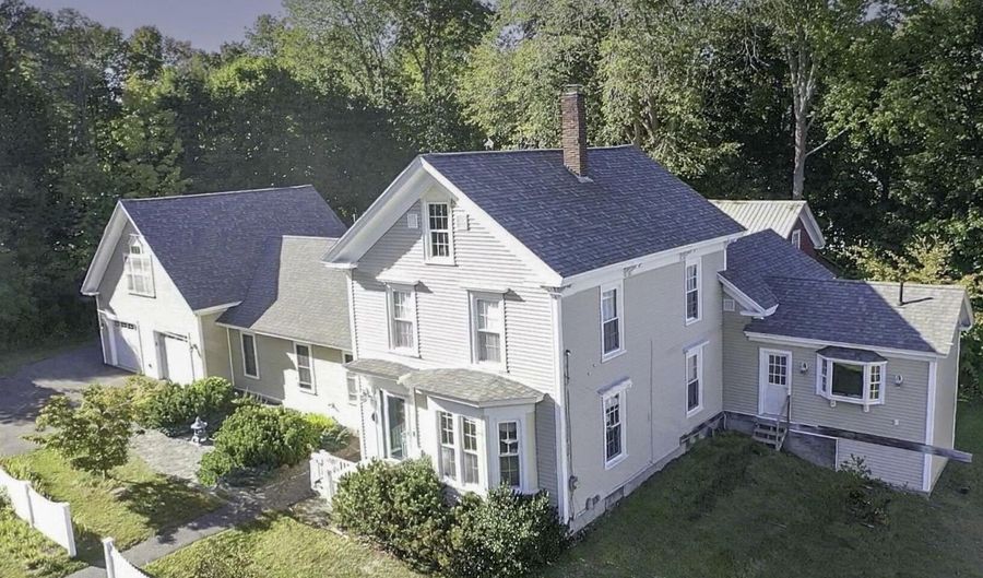 11 Durham St, Belfast, ME 04915 - 3 Beds, 3 Bath