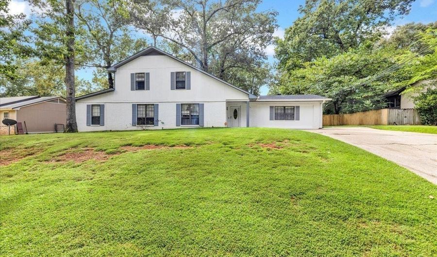 293 FRAN Dr, Alabaster, AL 35007 - 5 Beds, 2 Bath