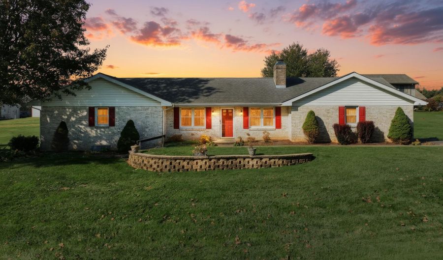 244 MILLER, Akron, PA 17501 - 3 Beds, 3 Bath