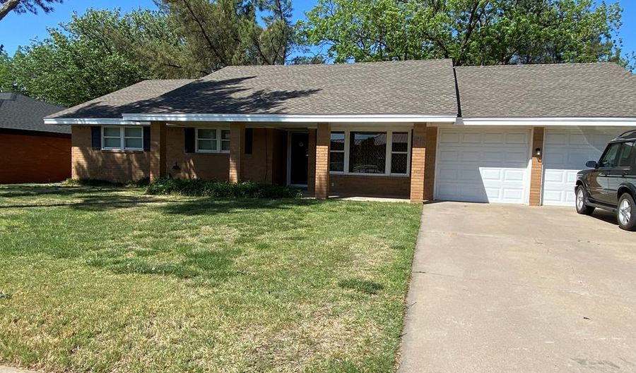 1215 NW 11th St, Andrews, TX 79714 - 3 Beds, 2 Bath