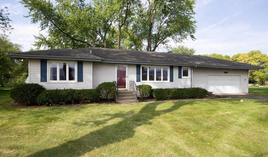 24116 S Frontage Rd, Channahon, IL 60410 - 3 Beds, 1 Bath
