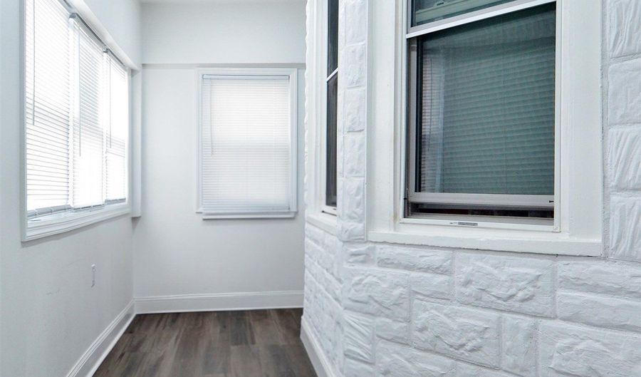 22 E 44TH St, Bayonne, NJ 07002 - 8 Beds, 3 Bath