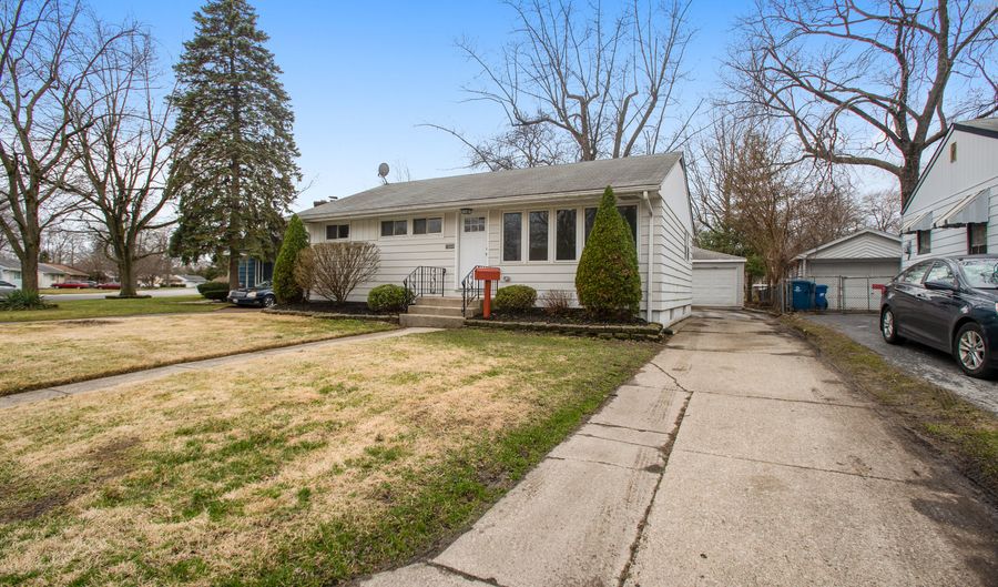 15508 Cherry St, South Holland, IL 60473 - 4 Beds, 2 Bath