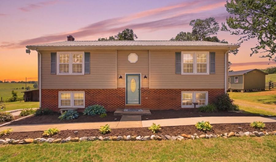 935 Turkey Mountain Rd, Amherst, VA 24521 - 3 Beds, 2 Bath