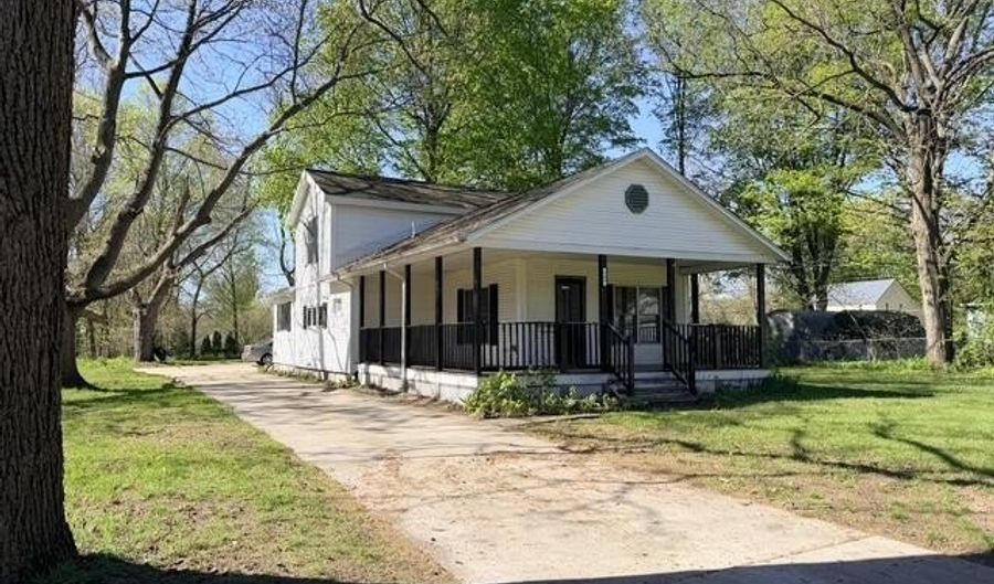 549 Academy St, Allegan, MI 49010 - 3 Beds, 2 Bath