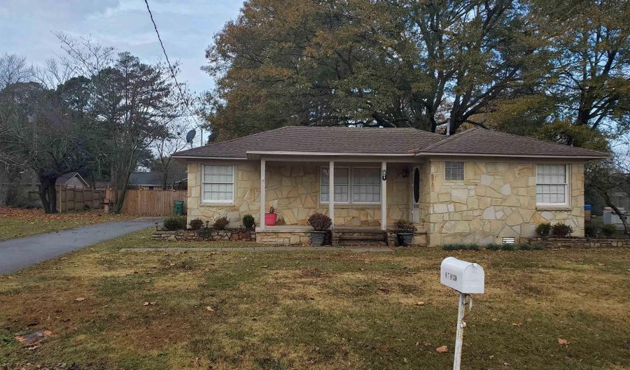 509 N Holly St, Beebe, AR 72012 - 3 Beds, 2 Bath