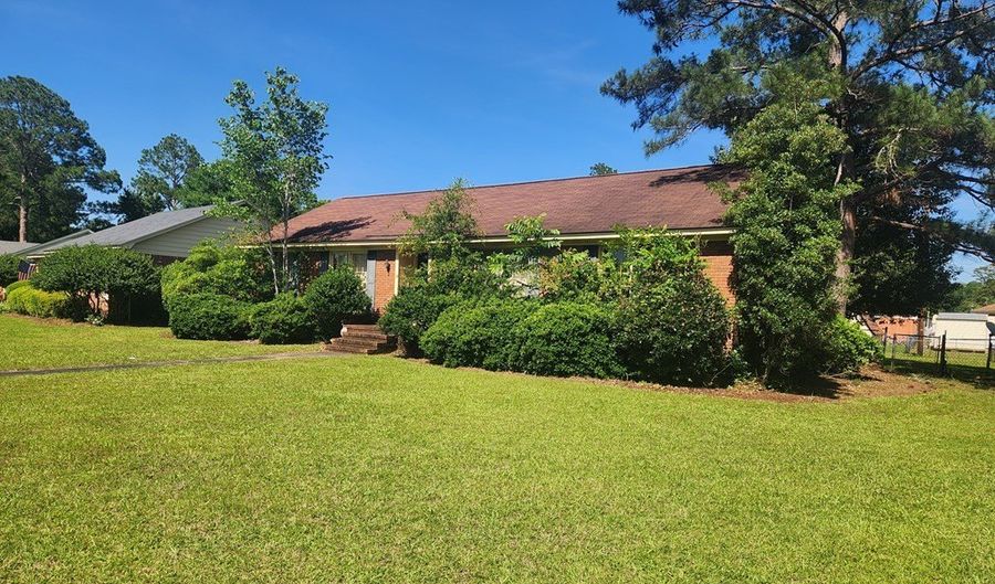 1510 Westwood Dr, Albany, GA 31721 - 3 Beds, 2 Bath