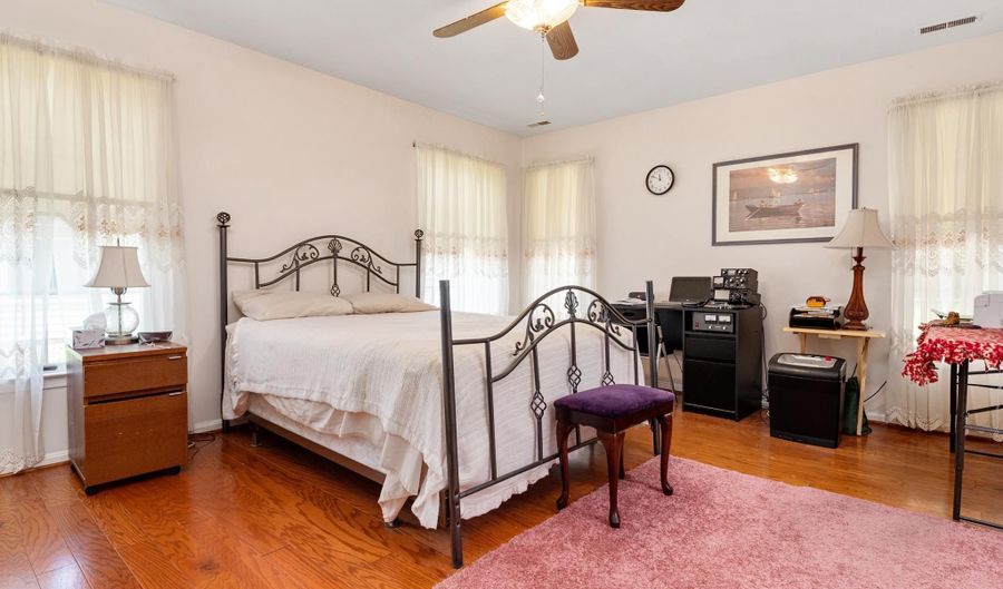 708 SYDNEY Ter, Annapolis, MD 21401 - 3 Beds, 3 Bath